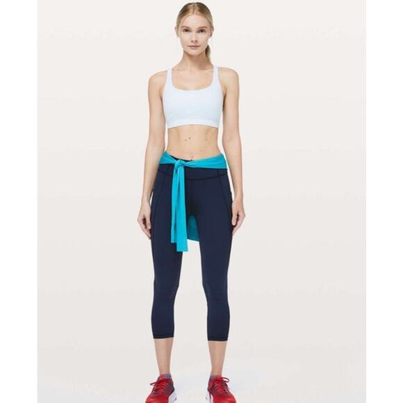 Lululemon Time To Sweat Crop *23 in True Navy Size 8 - Picture 9 of 12